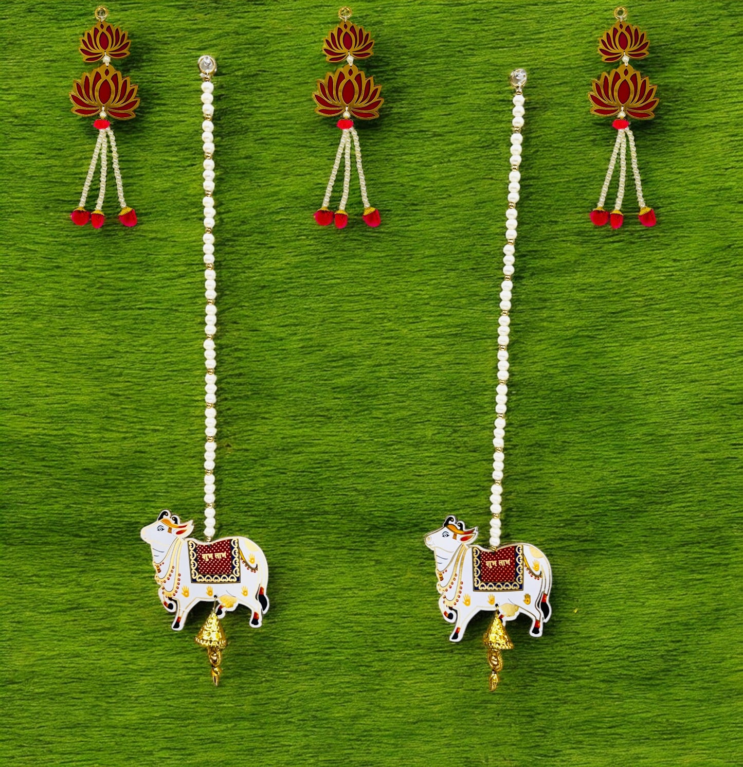Gift Combo - Pearl & Pichwai Lari with Shubh Labh & Resin Ganesha in Tissue Fabric Bag