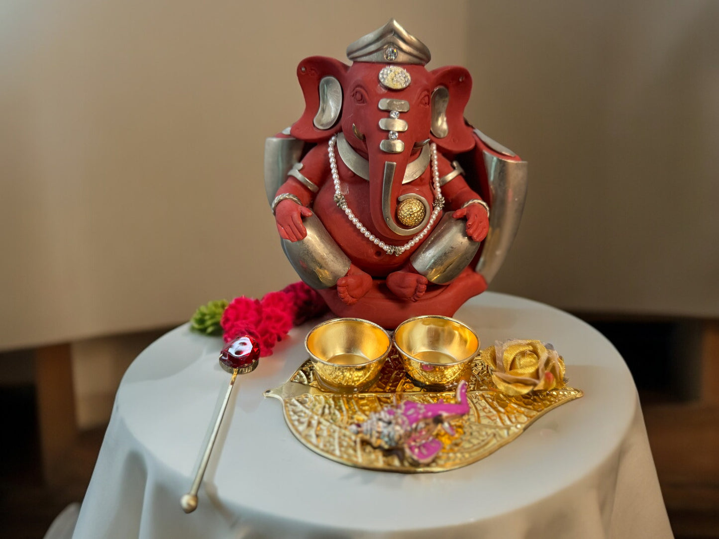 Haldi Kumkum Plate with Ganesha, Leaf & Flower, Set of 6