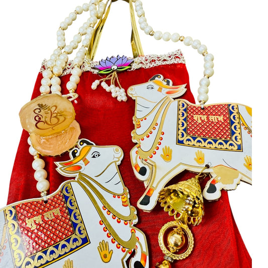 Gift Combo - Pearl & Pichwai Lari with Shubh Labh & Resin Ganesha in Tissue Fabric Bag