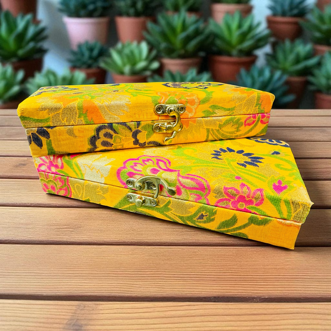 Ready-to-Gift Set- 2 Diyas in Gift Box with Happy Diwali Cutout