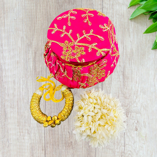 Karwachauth Party Gift - Golden Shell Bracelet, Gajra in Reusable Fabric Matki