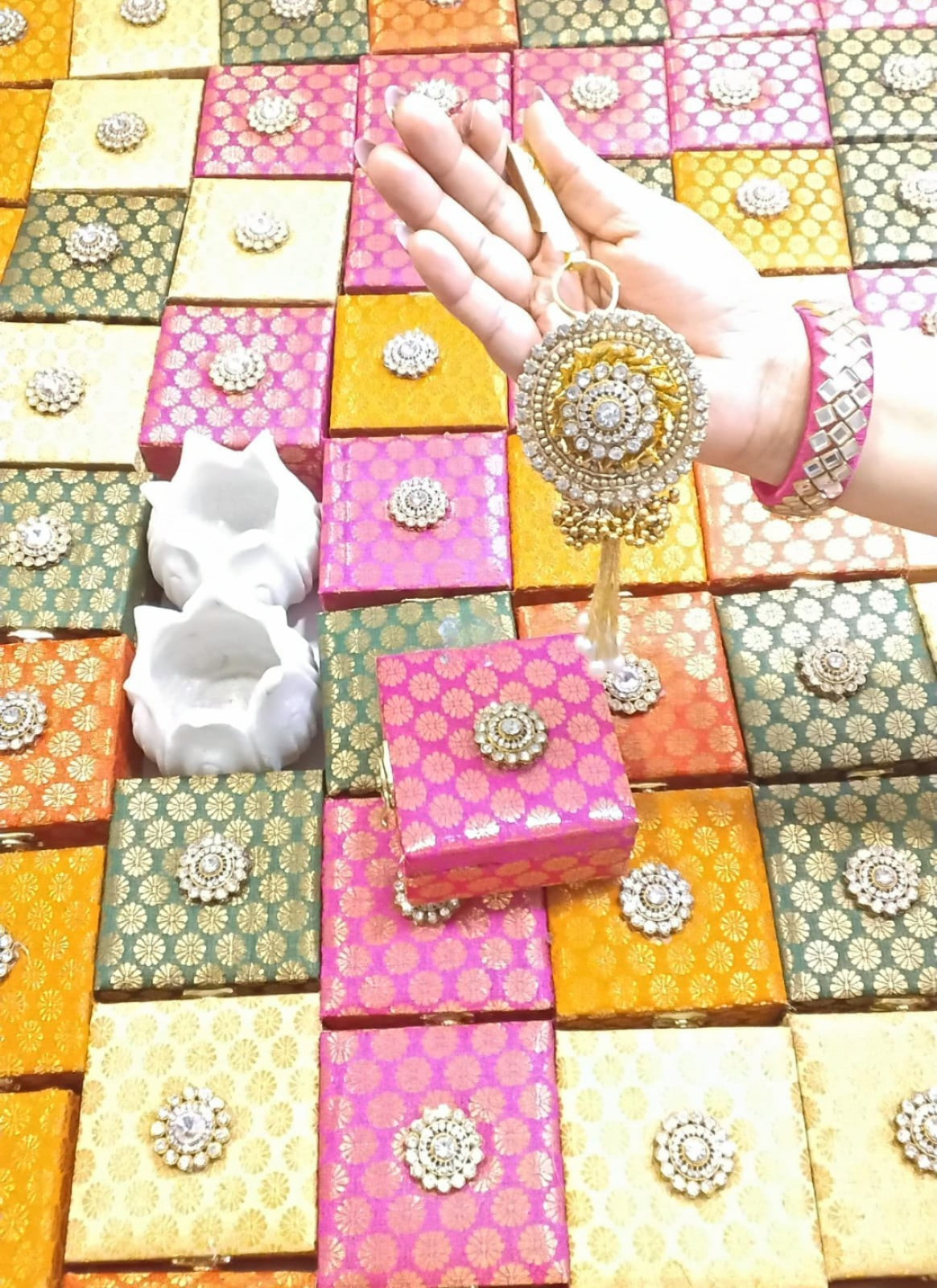 Combo of Kundan Bangle & Satka in Gift Box (Assorted)