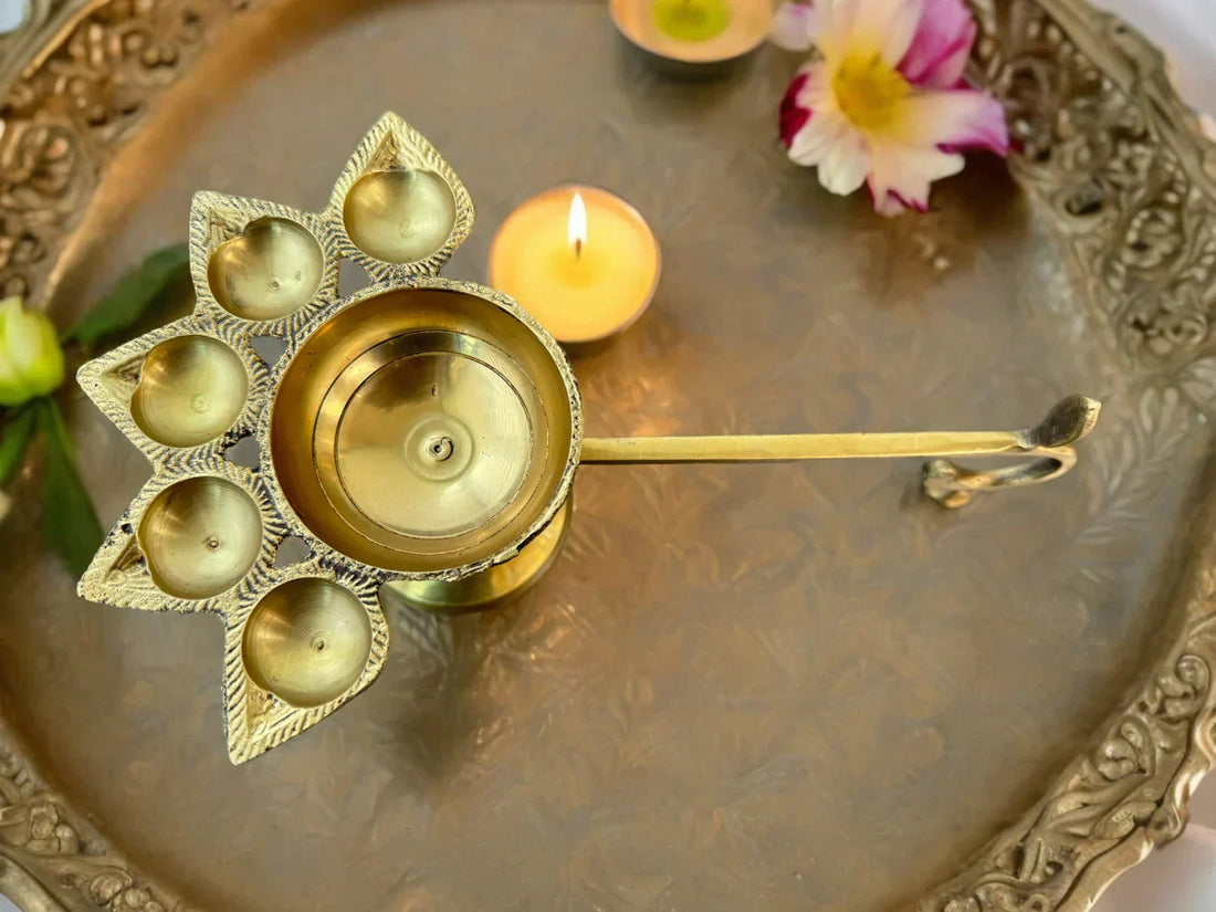 The Significance of Diyas and Samai in Indian Festivals