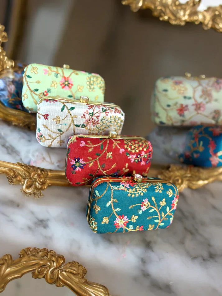 Choosing the Perfect Traditional Clutch for Indian Attire