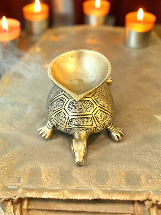Plain Diya with Tortoise