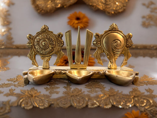 Shankh, Trishul & Chakra Diya