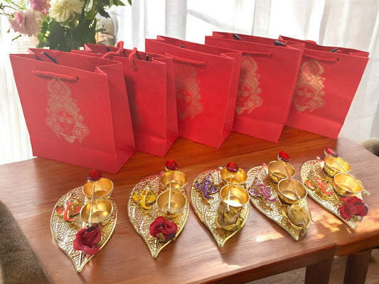 Ready to give Combo includes Beautiful Haldi Kumkum Plate with Durga Gift Bag - Set of 5 for Golu, Karwa Chauth, Navratri, Diwali Party, Indian Festivals