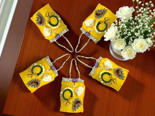 Ready to Give Combo for Karwachouth includes Penny Bangle, Gajra Bun & Lotus Sindoor Dani in Tissue Bag - Set of 5