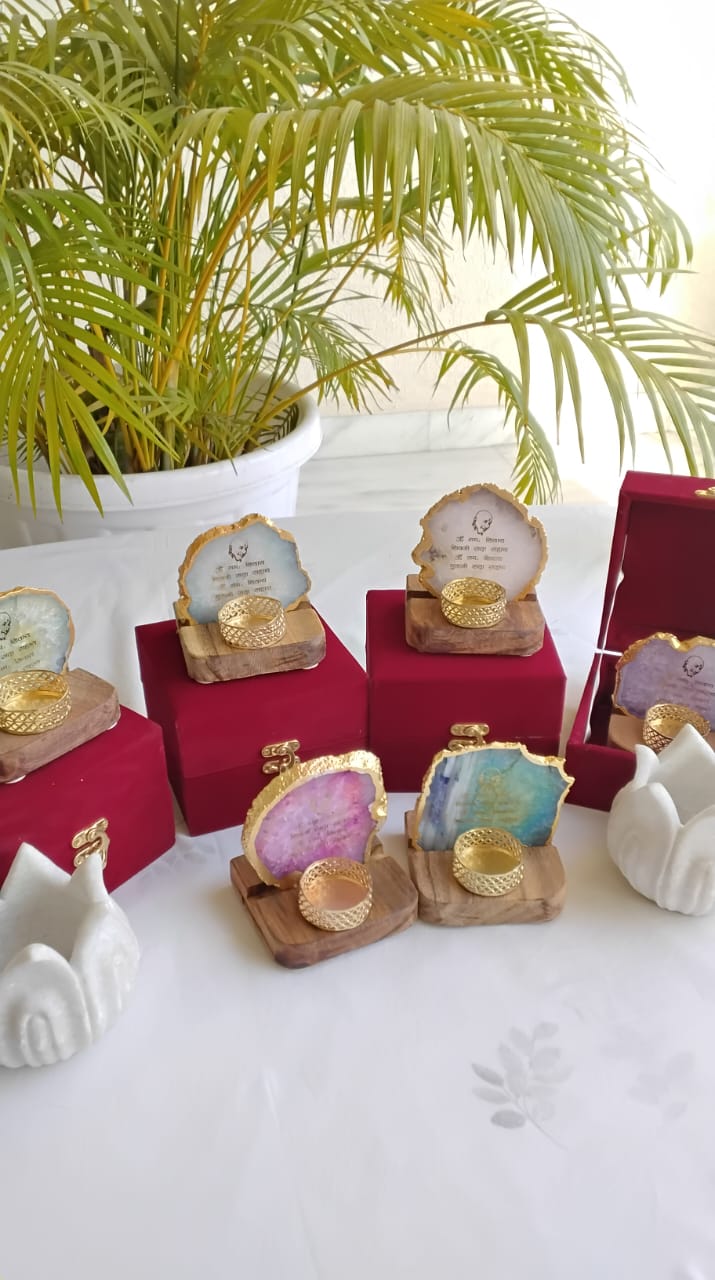 Guruji Sada Sahai Mantra on Agate with Stand