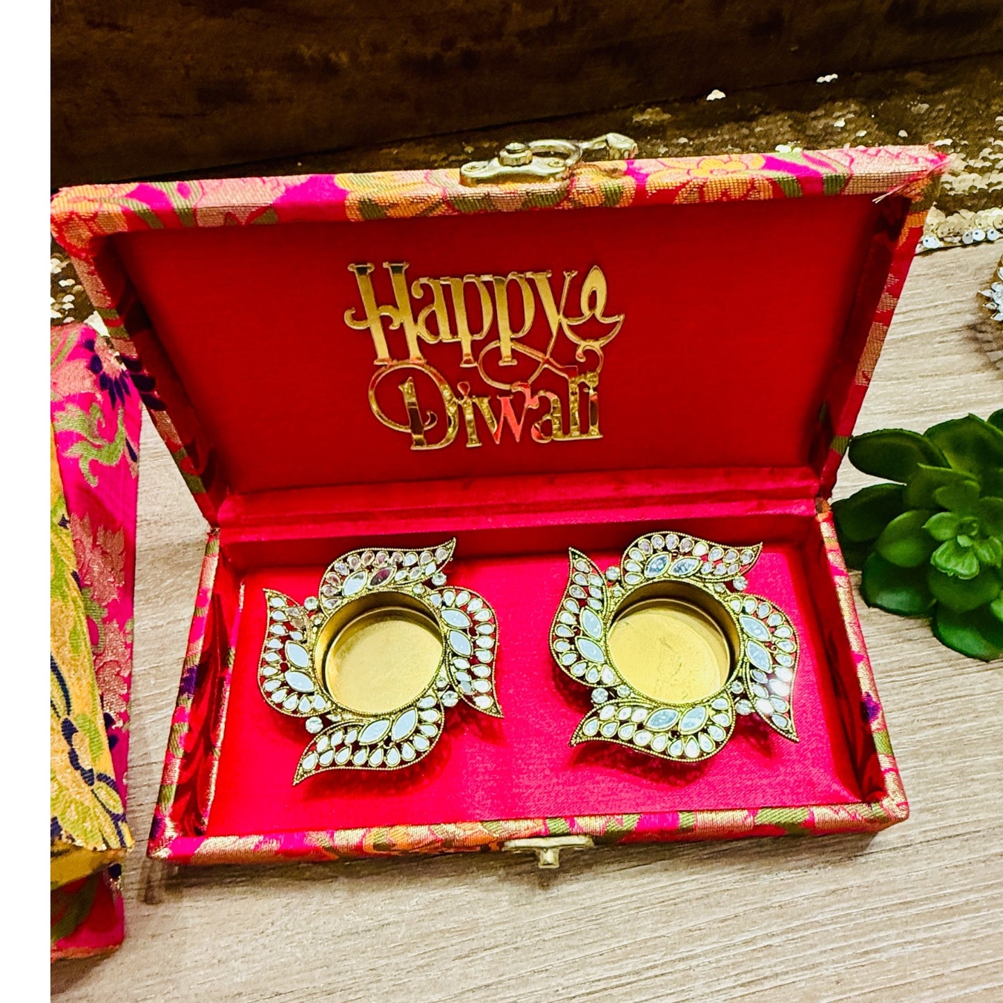 Set of 2 Diyas in Gift Box with Happy Diwali Cutout