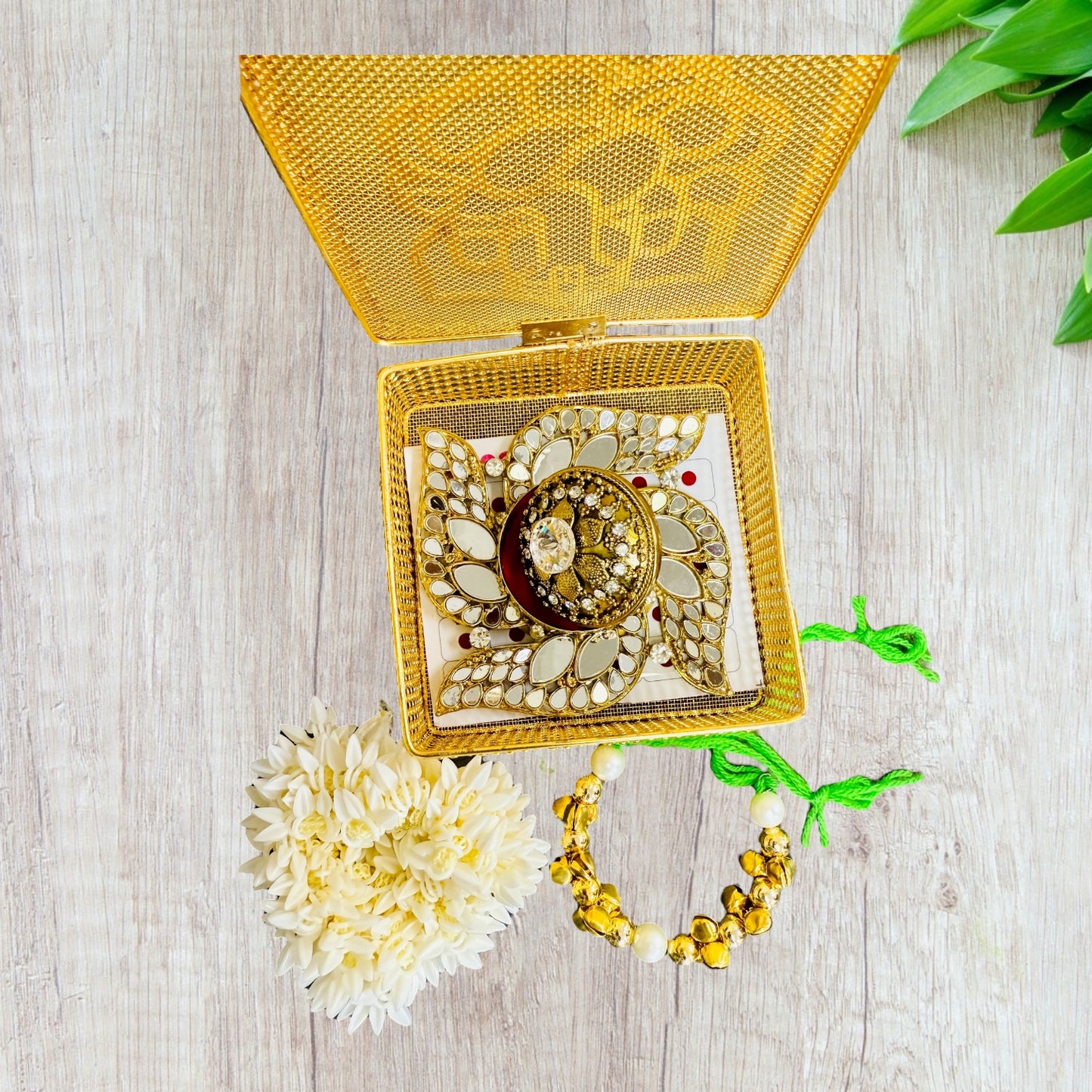 Karwachauth Combo - Designer Trinket Box, Scented Gajra, Ghungroo Bracelet & Bindi in Metal Gift Box