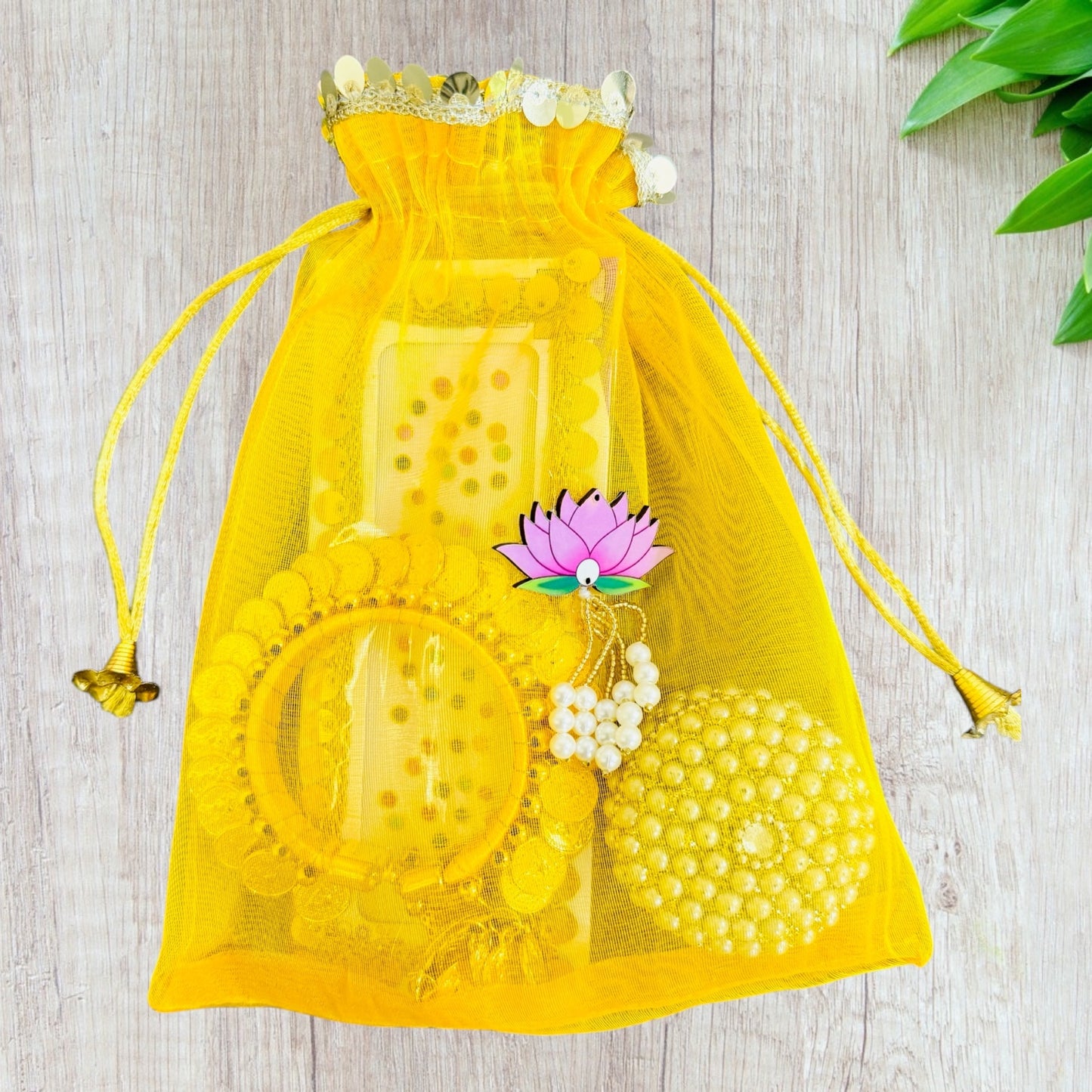 Karwachauth Gift for Mehendi Event
